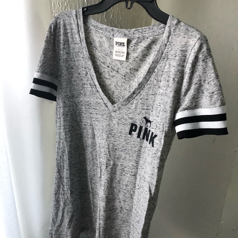 VS Pink v neck t shirt size small vguc